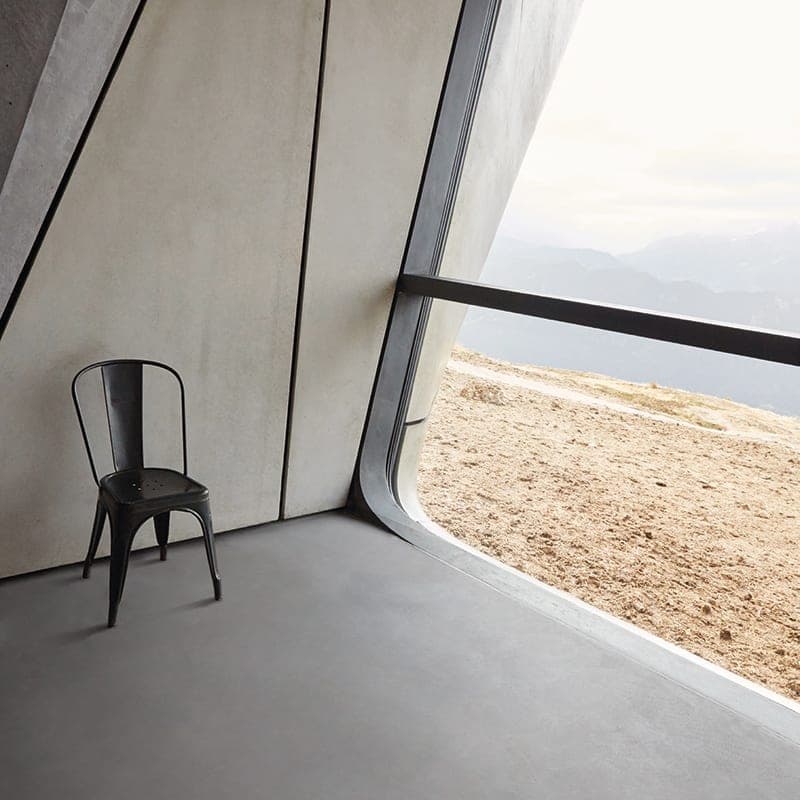 Espace muséal avec sol continu Nuvolato Architop® (© Ideal Work®)